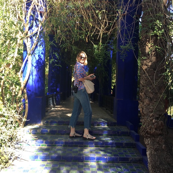 Meet your Posher, Caitlin - Picture 4 of 4